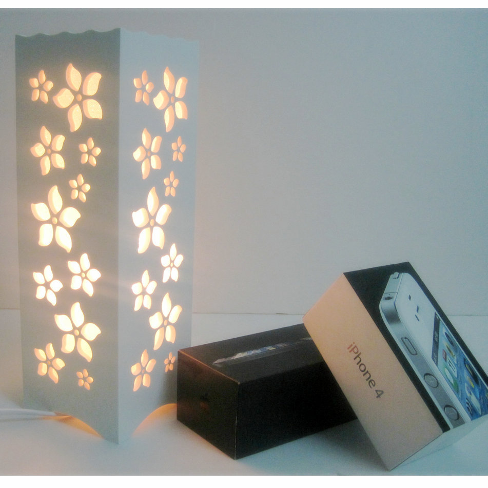 contracted creative desk lamp engraving flower table lamp in the living room/bedroom/study